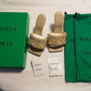 Lido Sandal Bottega Veneta, Leather, euro 35, Beige Heel Sandal, NEW, NEVER WORN
